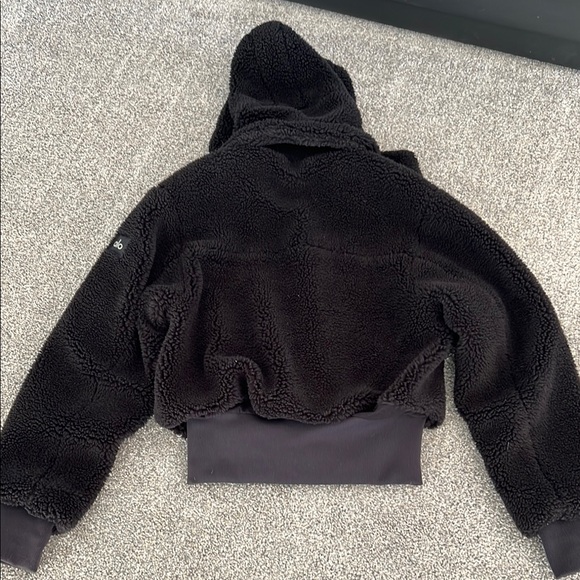 Alo Yoga Sherpa Foxy Hooded Jacket. - Picture 3 of 7